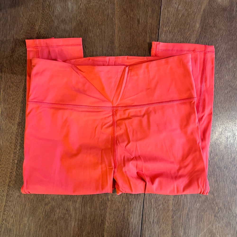 Athleta Ultimate Stash Crop Leggings